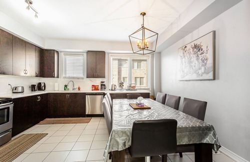 East Credit House | Tranquil Oasis ~ Spacious 4BR ~ Mississauga