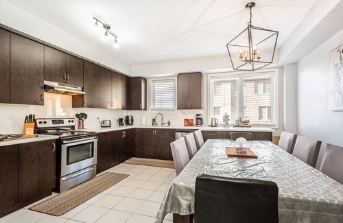 East Credit House | Tranquil Oasis ~ Spacious 4BR ~ Mississauga