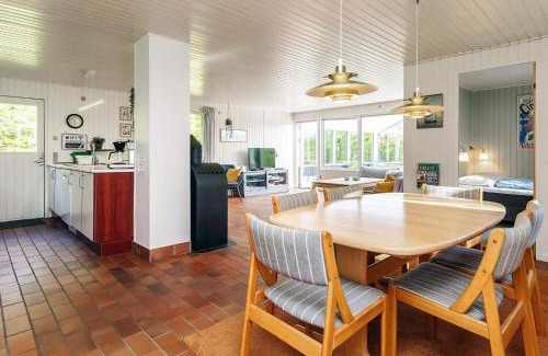 Helberskov Strand House | Tranquil Oasis with Sauna and Whirlpool-By Traum
