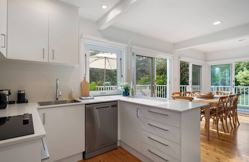 Macmasters Beach House | Tranquil Paradise by the Beach