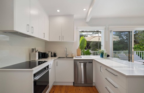 Macmasters Beach House | Tranquil Paradise by the Beach