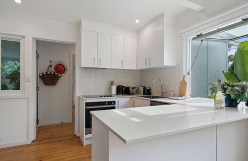 Macmasters Beach House | Tranquil Paradise by the Beach
