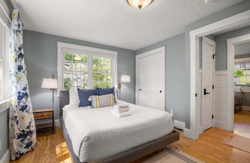 East Dennis House | Tranquil Pond-View Escape in Dennis