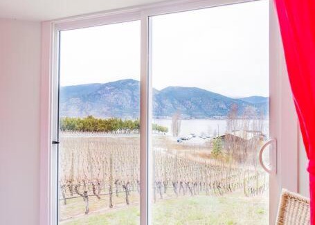 Okanagan-Similkameen House | Tranquil purple house in the BENCH Winery