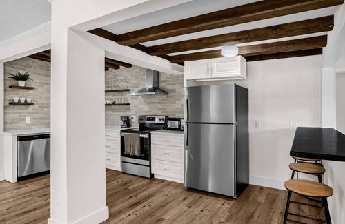 Orlando House | Tranquil Qasis 3/2 Cottage in East Orlando, FL!
