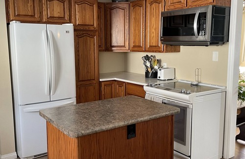 Kenora House | Tranquil Retreat. 3 bedroom home. 5 min from downtown/walking trails/restaurants