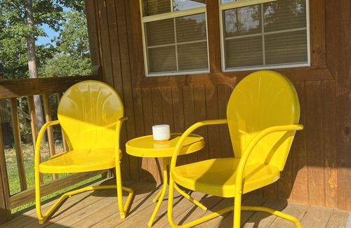 Cassville Apartment | Tranquil Retreat: Charming Pet-Friendly Tiny House Cabin Amidst Natures Beauty.