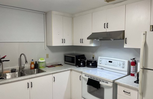 Willowdale House | Tranquil Retreat: Cozy Independent Space Awaits You, North York