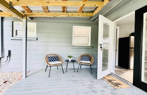 Lakeland Apartment | Tranquil Retreat: King Bed, Office, Patio