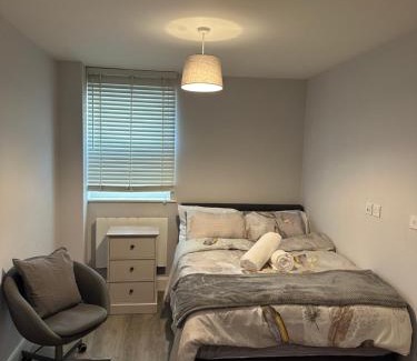 Maidenhead Apartment | Tranquil Retreat: Modern Flat in Maidenhead