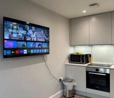 Maidenhead Apartment | Tranquil Retreat: Modern Flat in Maidenhead