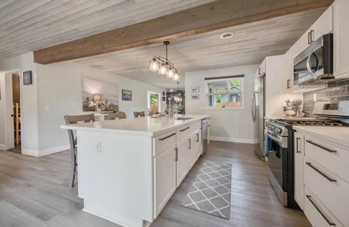 Chisago City House | Tranquil Retreat: Spacious Modern Vacation Home in Scenic Chisago City, MN