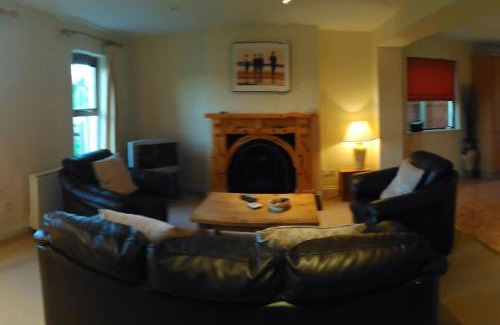 Kenmare House | Tranquil sea view in Kenmare