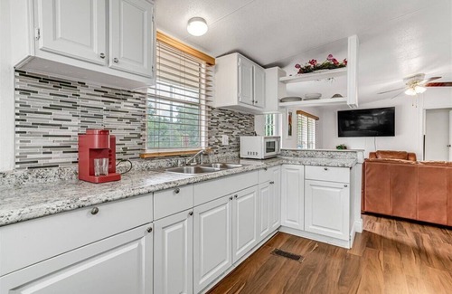 Wesley Chapel House | Tranquil & Serene Country Home. Minutes to Busch Gardens and Major Attractions.