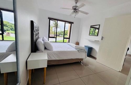 Meer En See Apartment | Tranquil Shores Modern 1BR WiFi Pool Beach