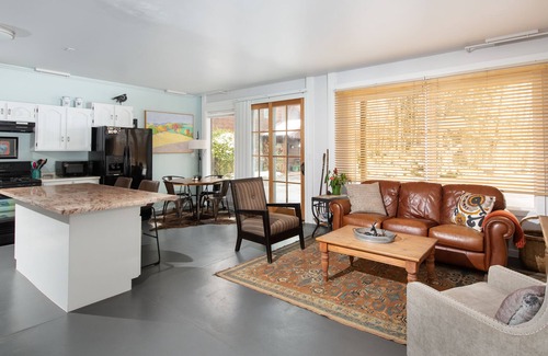 Carbondale House | Tranquil & Spacious 2Bd in C’dale. Majestic, clean, comfy, close 2 skiing, WiFi