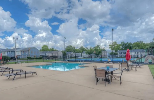 Shreveport House | Tranquil Stay, Prime Location Near Shopping Dining Hospitals and Casinos