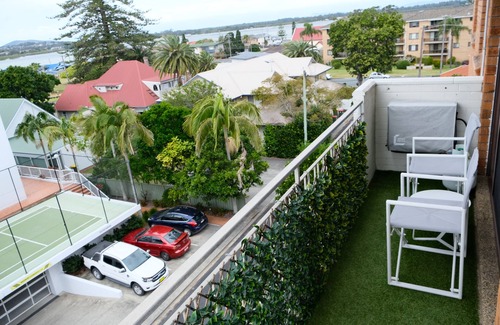 Tuncurry Apartment | Tranquil, Stylish, Retreat - 3 Bedrooms