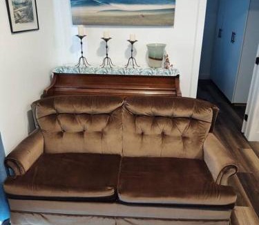 Northeast Edmonton Apartment | Tranquil & Tasteful One Bdrm Private Suite NE