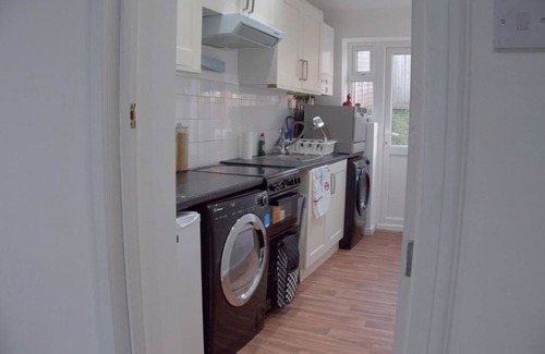 Greenwich House | Tranquil Thamesmead Treasure – 3 Bedroom Modern Comfort in Greenwich