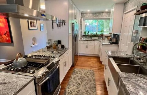 University City House | Tranquil three bedroom SpaHome in central St. Louis.