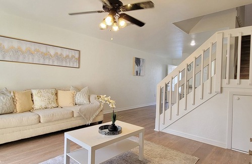 Gainesville House | Tranquil Townhouse 🏡💤 - A peaceful retreat that promises restful slumber