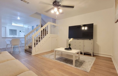 Gainesville House | Tranquil Townhouse 🏡💤 - A peaceful retreat that promises restful slumber