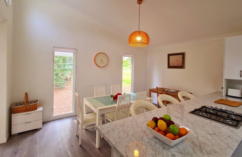 Brisbane Waterfront House | Tranquil Treetop Absolute Waterfront Holiday Home