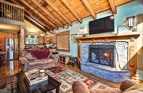 Twin Peaks Cabin | Tranquil Twin Peaks Retreat: Hike, Ski & Swim