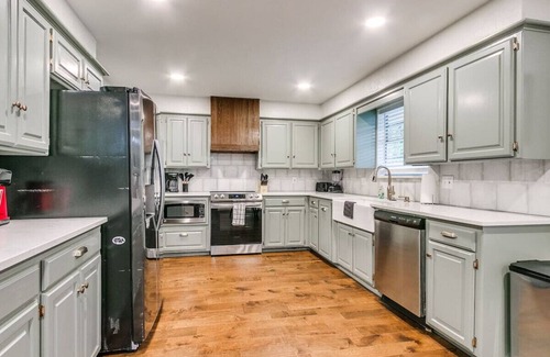 Edmond House | Tranquil Updated 3Bed Pool Home