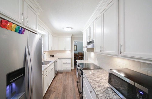 Athens House | Tranquil Updated Home Mins to UGA & Downtown