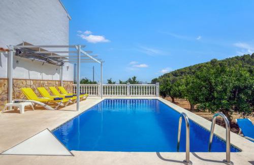 Llauri Villa | Tranquil Villa with private Pool, BBQ & Air Conditioning near Cullera Beach