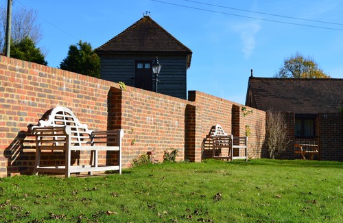 St Leonards-On-Sea Cottage | Tranquil. well-equipped Cottage in historic '1066 Country'