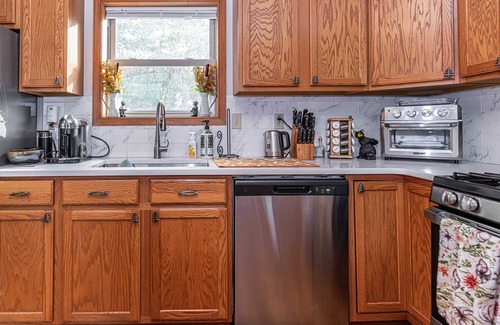 Briar Crest Woods Ski Chalet | ~Tranquility~ A Modern Twist on a Sprawling Chalet the ultimate getaway