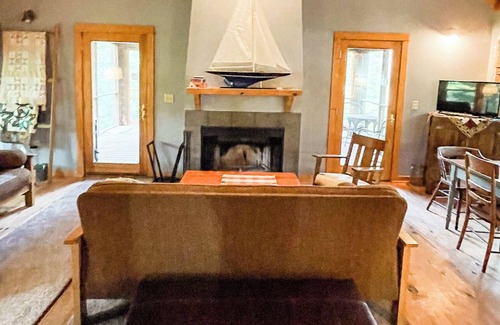 Herbster Cabin | Tranquility & Adventure Await at the River's Edge