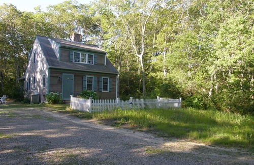 Brewster House | Tranquility Awaits - a quiet, secluded spot amidst trees and gardens