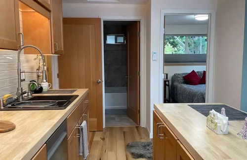 Hood River House | Tranquility Base: 1 BR 1 BA Hood River