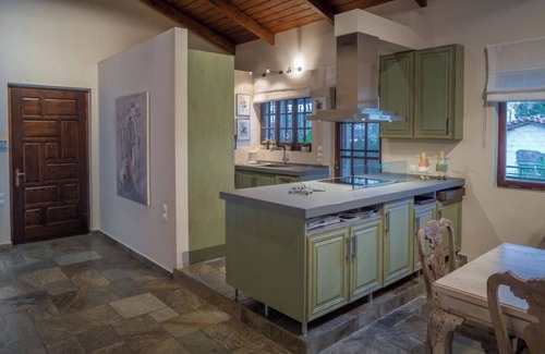 Katakolo House | Tranquility, privacy and relaxation