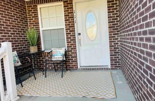 Vine Grove House | Tranquility @ Twin Lakes ~ Minutes to Knox! 3 Bedroom/2 Bath, 3 TVs