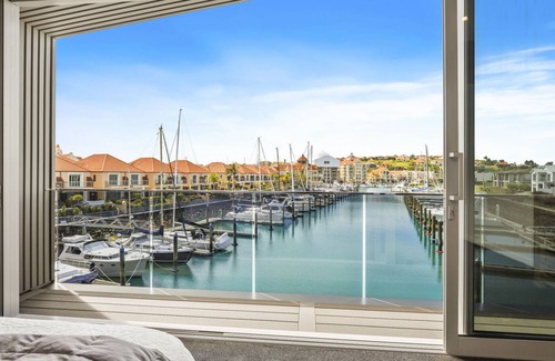 Gulf Harbour House | TRANQUILITY WATERS - WHANGAPARAOA HOLIDAY HOME in Whangaparaoa