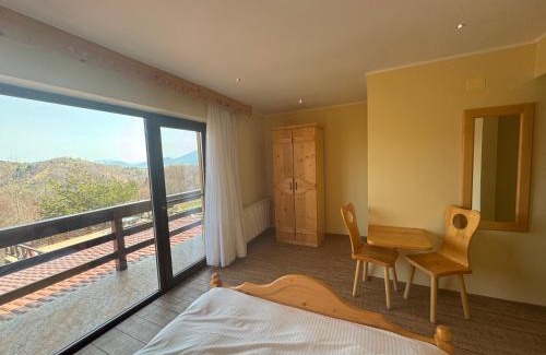 Moieciu Cabin | Transylvanian Views