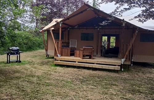 Oize House | Trapper Lodge with Private Jacuzzi and Educational Farm