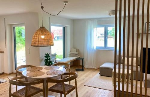 Christazhofen Apartment | Traumhafte & neu eingerichtete FeWo "Timeless" - dein Stilvoller Rückzugsort im Allgäu