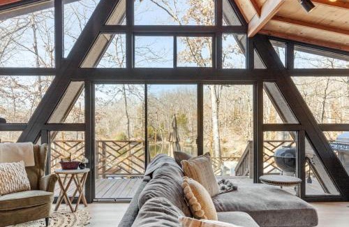 Innsbrook House | Trautwein Lake Cove with Hot Tub