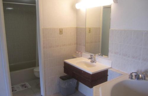 Lakehurst Hotel | Travel Inn and Suites