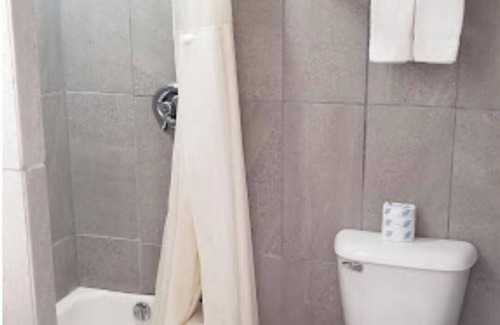 South Central Omaha Hotel | Travel Inn By OYO Omaha