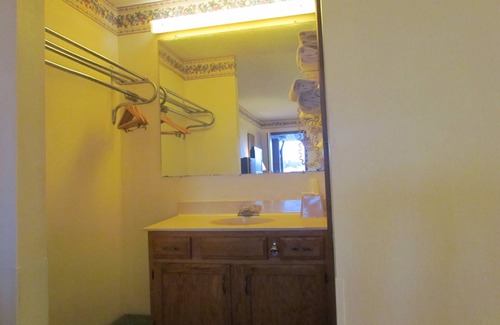 Frankfort Hotel | Travel Inn & Suites