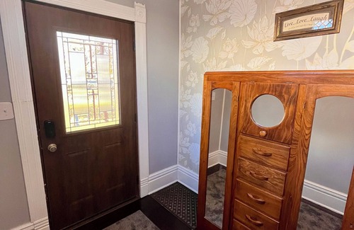 Aberdeen House | Travel Nurses. Charming 1-bedroom room in peaceful Aberdeen with WiFi