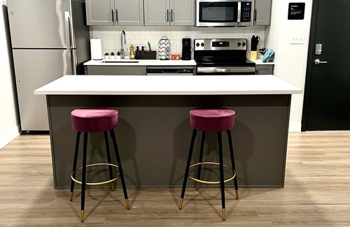 Midtown Apartment | Travel Professionals