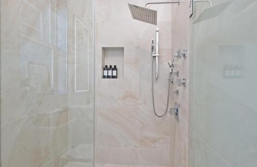 McGinley Square Apartment | Travelers Dream that's Mins to NYC having Game Room and Parking
